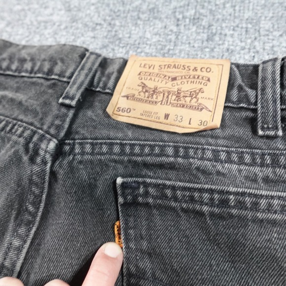 Vintage Levis 560 Jeans Mens 33x30 Black Denim Orange Tab Baggy Light Wash 14697 - Picture 3 of 11